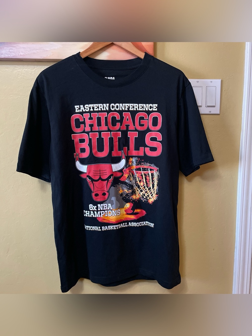 Chicago Bulls NBA Medium Black Graphic T-Shirt Men’s Size Medium